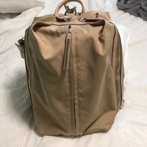 Caraa studio 2 medium backpack in Sand